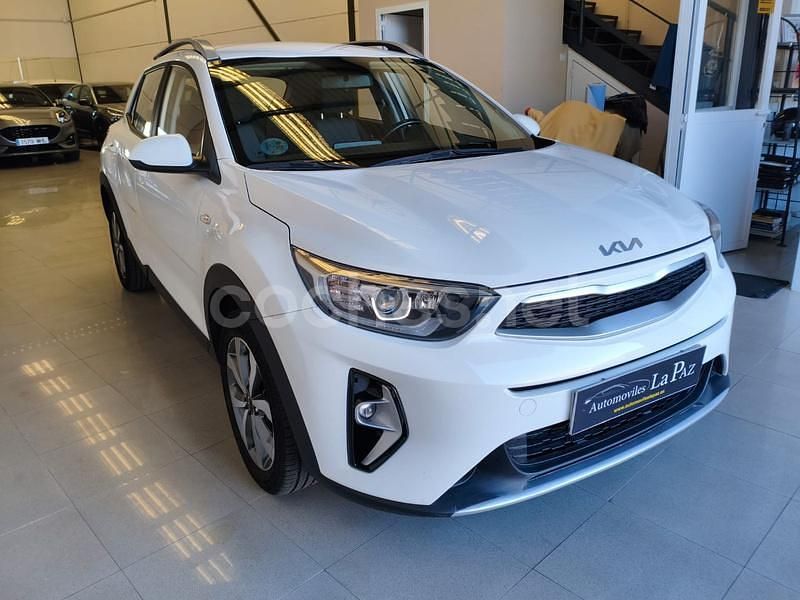 Usado Kia Stonic 84 CV (61 kW) 2023 Blanco SUV