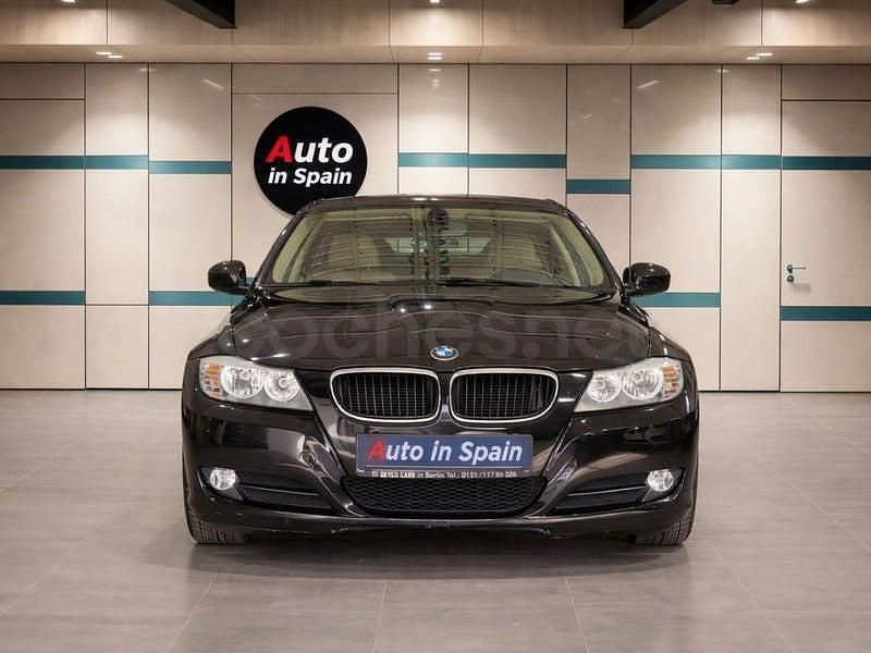 Usado BMW 318 143 CV (105 kW) 2011 Negro Familiar