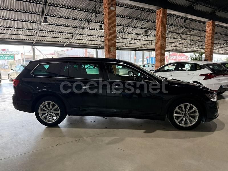 Usado VW Passat Executive 150 CV (110 kW) 2021 Negro Familiar