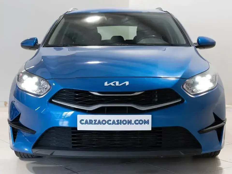 Usado Kia Ceed 120 CV (88 kW) 2022 Azul Utilitario