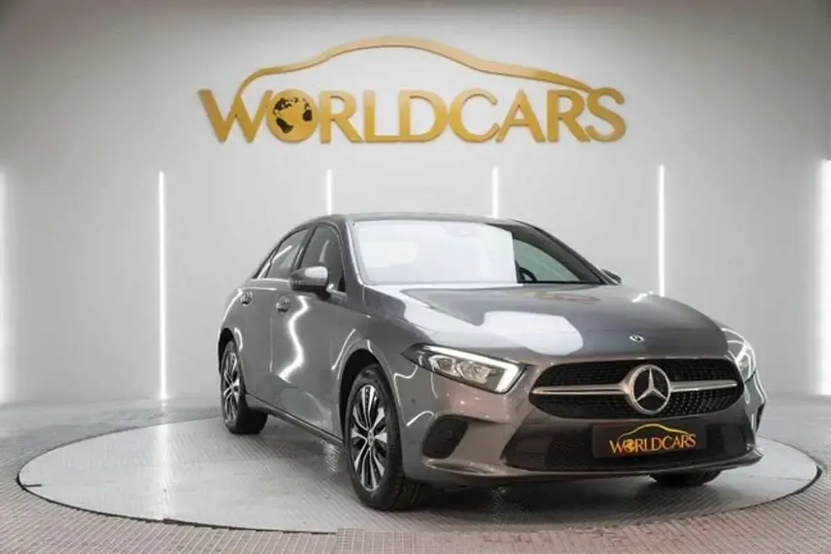 Usado Mercedes A250 218 CV (160 kW) 2021 Gris Berlina