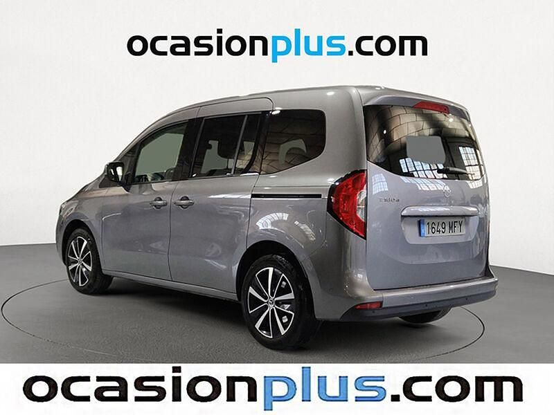 Usado Mercedes A180 116 CV (85 kW) 2023 Gris Monovolumen