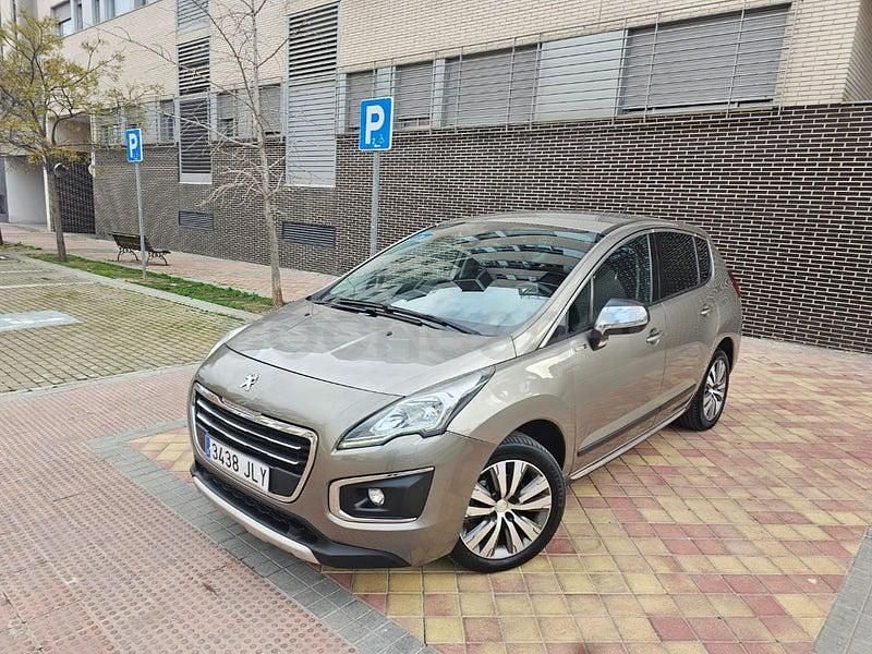 Usado Peugeot 3008 Style 120 CV (88 kW) 2016 Beige Berlina