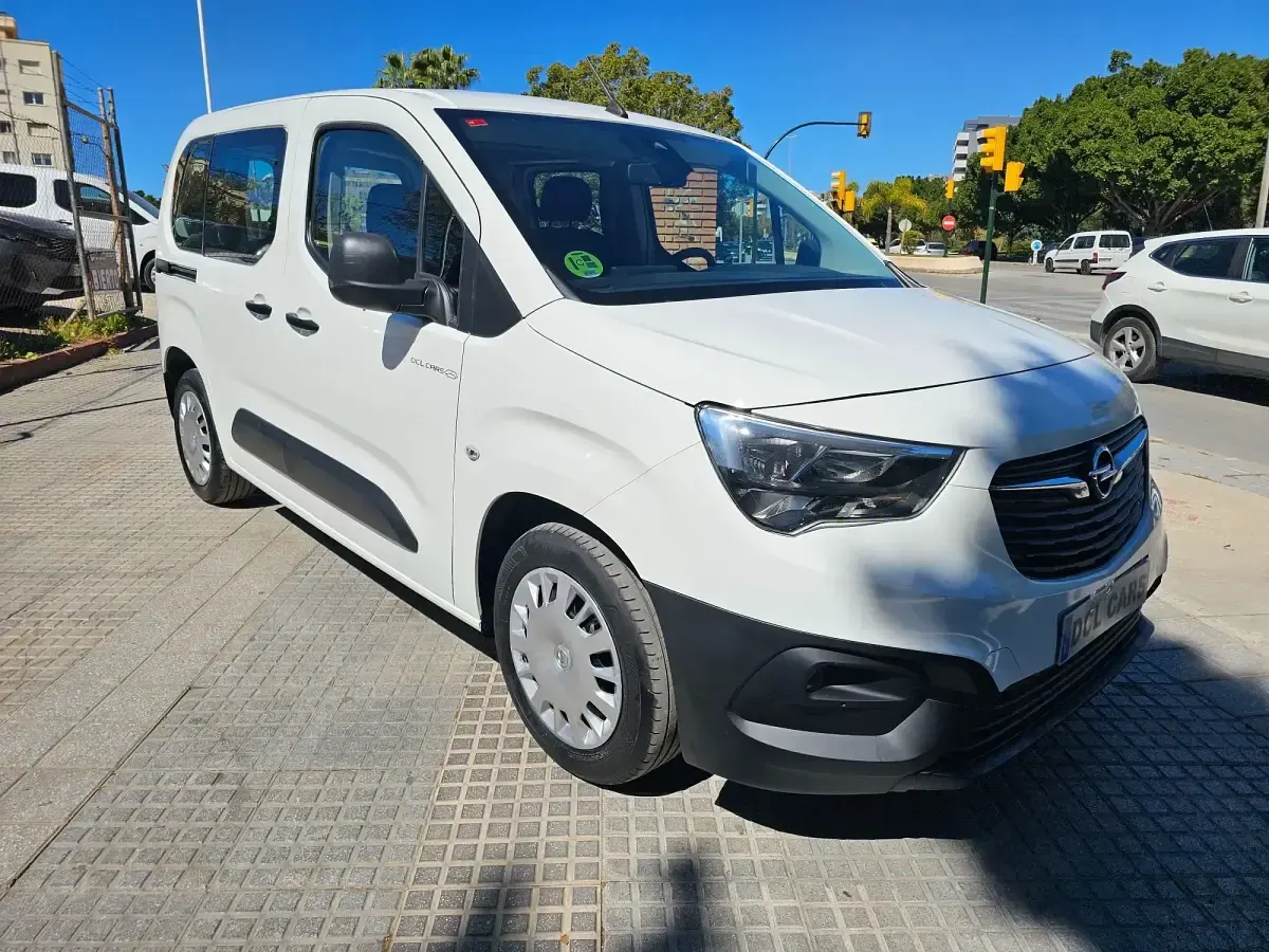 Usado Opel Combo S 100 CV (73 kW) 2021 Blanco Monovolumen