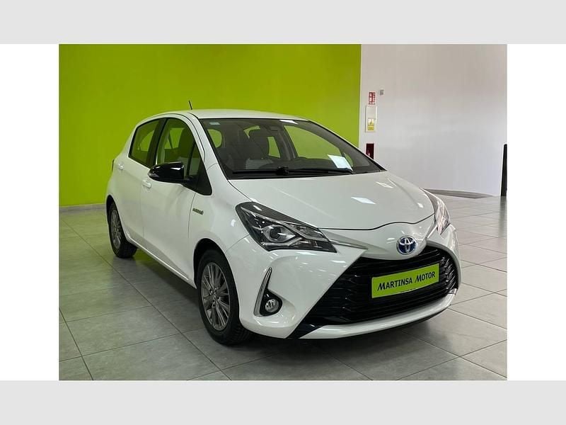 Usado Toyota Yaris Active 100 CV (73 kW) 2020 Blanco