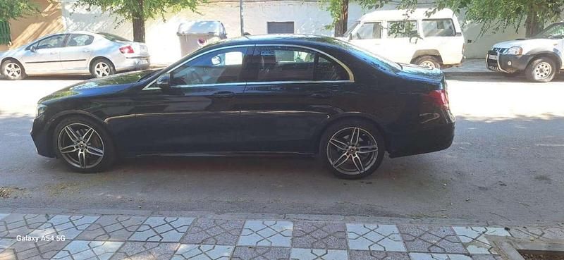 Usado Mercedes E220 194 CV (142 kW) 2017 Negro Berlina