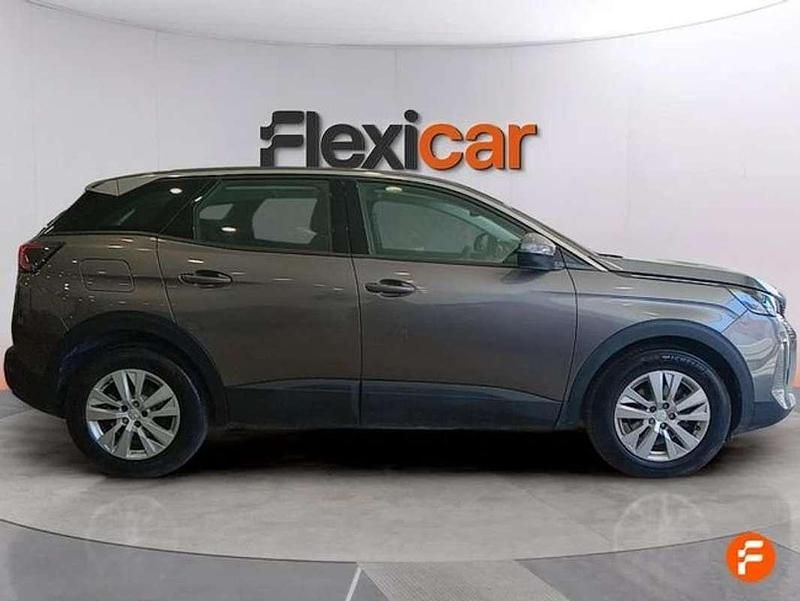 Usado Peugeot 3008 Active 131 CV (96 kW) 2021 Gris SUV