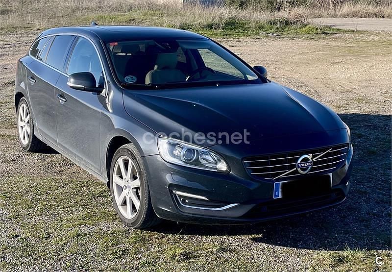 Begagnad Volvo V60 Summum 150 HK (110 kW) 2017 Grå Kombi