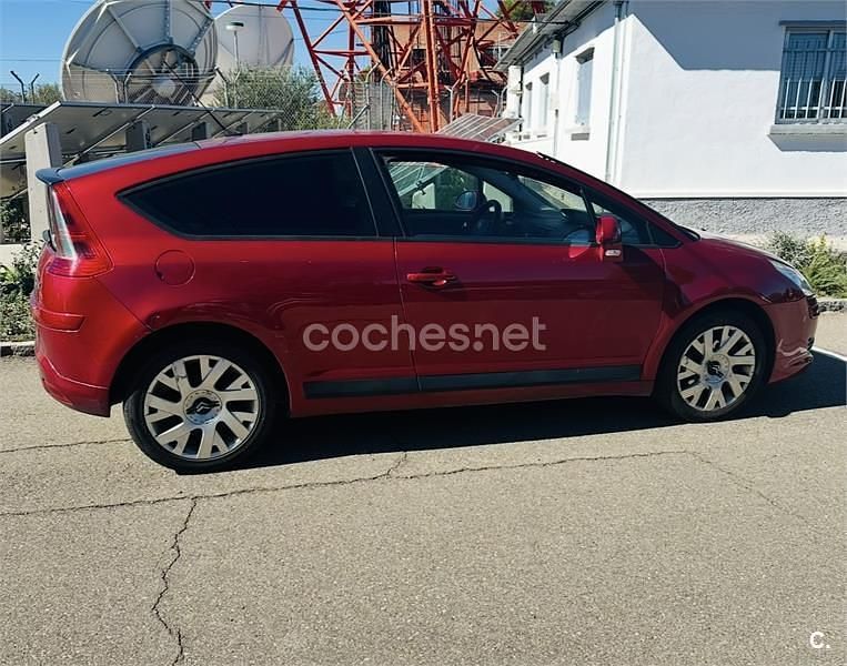 Usado Citroën C4 VTR Sport 110 CV (80 kW) 2005 Granate Berlina