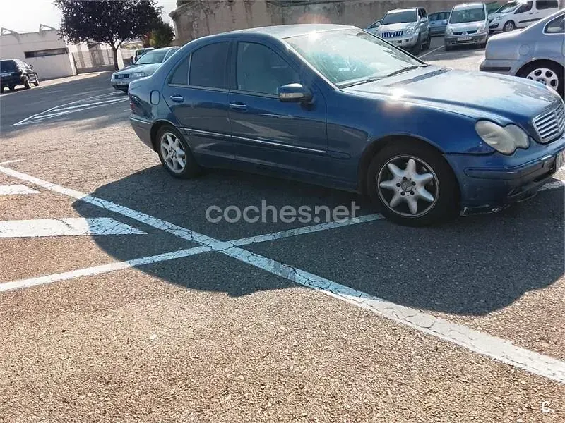 Usado Mercedes C270 Elegance 170 CV (125 kW) 2002 Azul Berlina