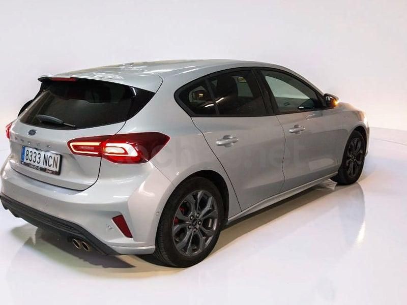 Używany Ford Focus ST-Line 125 KM (91 kW) 2025 Szary Sedan/Limuzyna