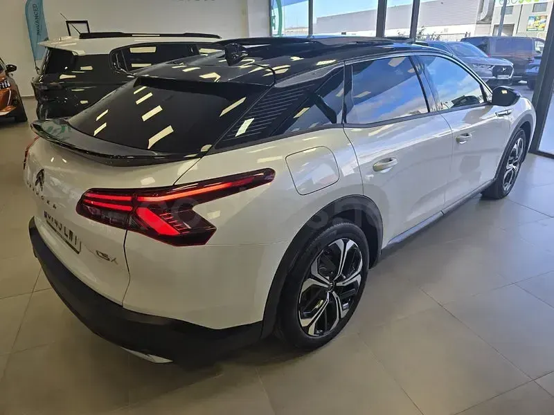 Usado Citroën C5 X Shine 225 CV (165 kW) 2022 Blanco Familiar