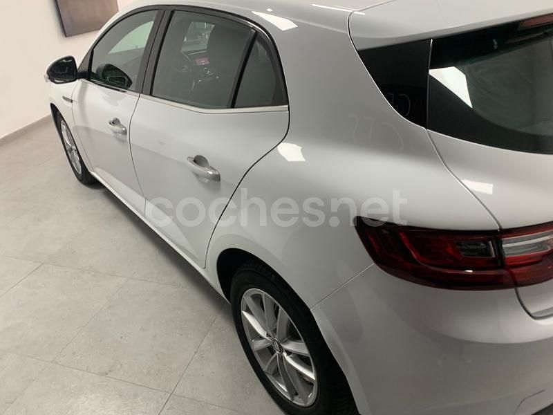 Usado Renault Mégane IV Business 95 CV (69 kW) 2020 Blanco Berlina