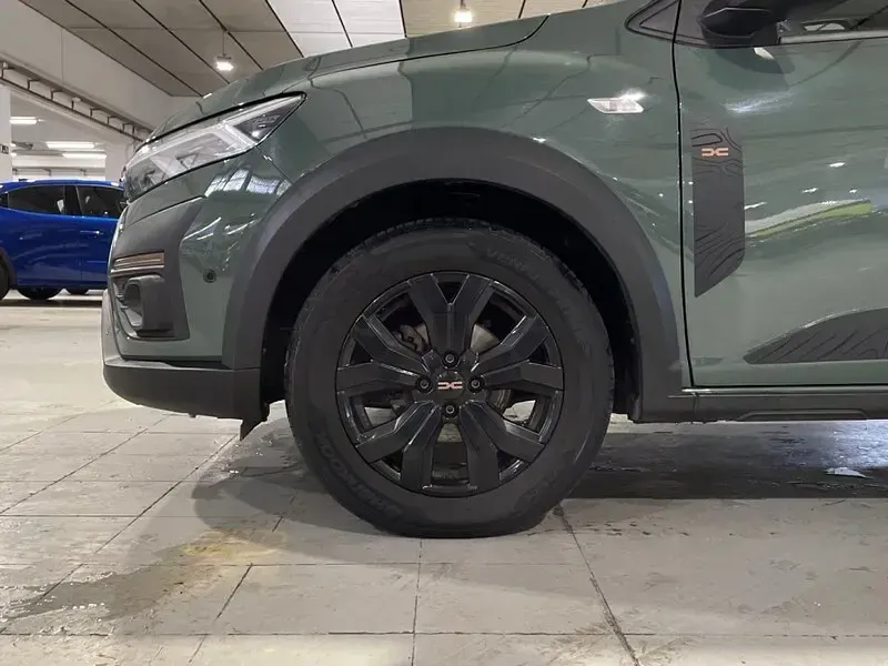 Usado Dacia Sandero Extreme 110 CV (80 kW) 2024 Verde Berlina