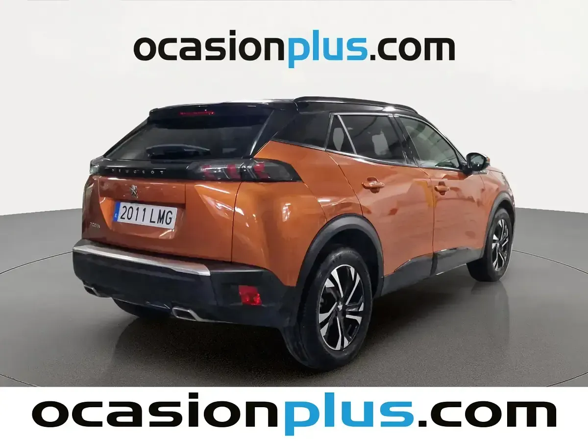 Usado Peugeot 2008 Allure 130 CV (95 kW) 2021 Naranja SUV