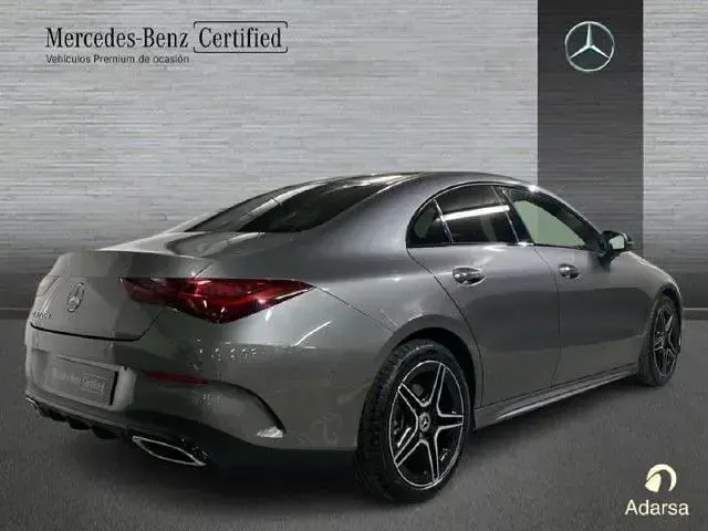 Usado Mercedes CLA220 190 CV (139 kW) 2025 Gris montaña Berlina