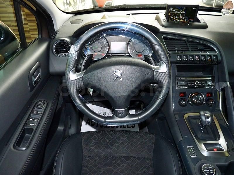 Usado Peugeot 3008 200 CV (147 kW) 2015 Marrón Familiar