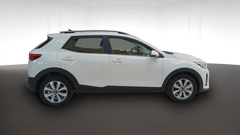 Usado Kia Stonic 100 CV (73 kW) 2023 Clear white SUV