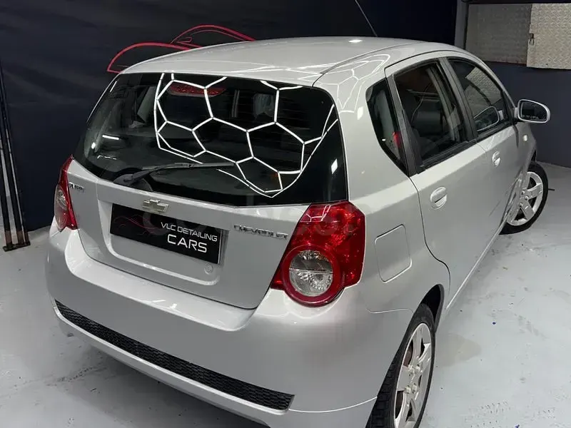 Usado Chevrolet Aveo LS 84 CV (61 kW) 2009 Gris / plata Berlina