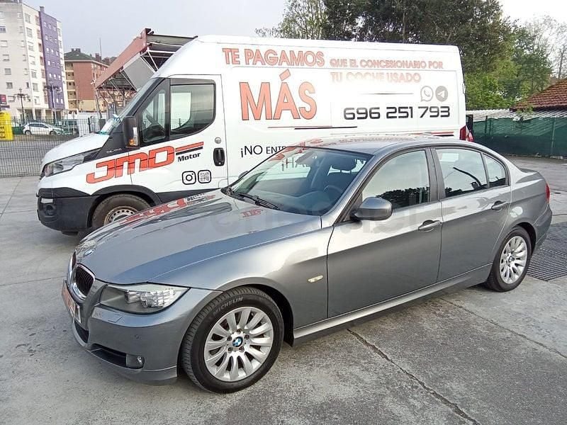 Käytetty BMW 320 177 HP (130 kW) 2009 Harmaa Sedan