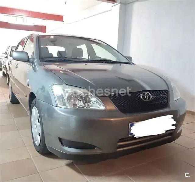 Usado Toyota Corolla Terra 90 CV (66 kW) 2004 Gris / plata Berlina