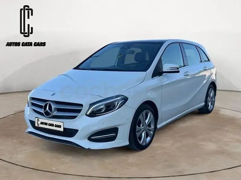 Usado Mercedes B180 Urban 109 CV (80 kW) 2015 Blanco Utilitario