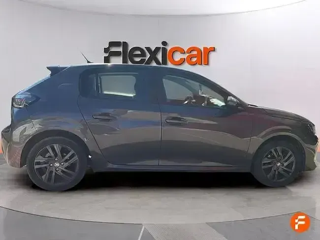 Usado Peugeot 208 Allure 100 CV (73 kW) 2021 Gris Utilitario