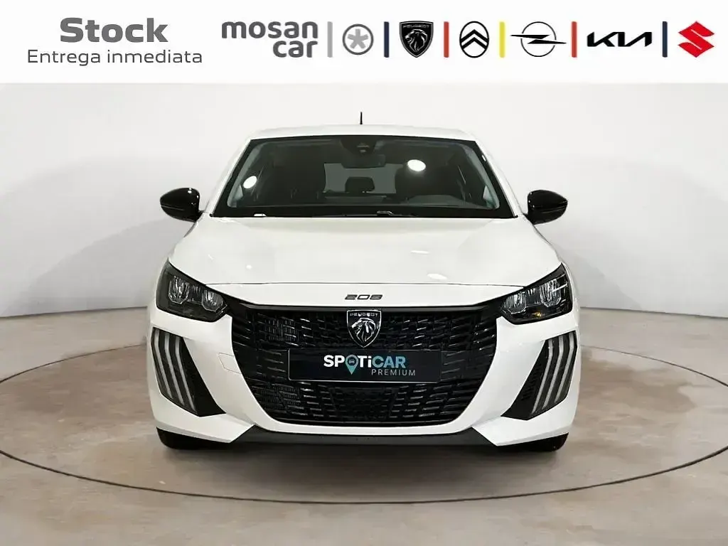 Usado Peugeot 208 Active 75 CV (55 kW) 2023 Blanco banquise Utilitario