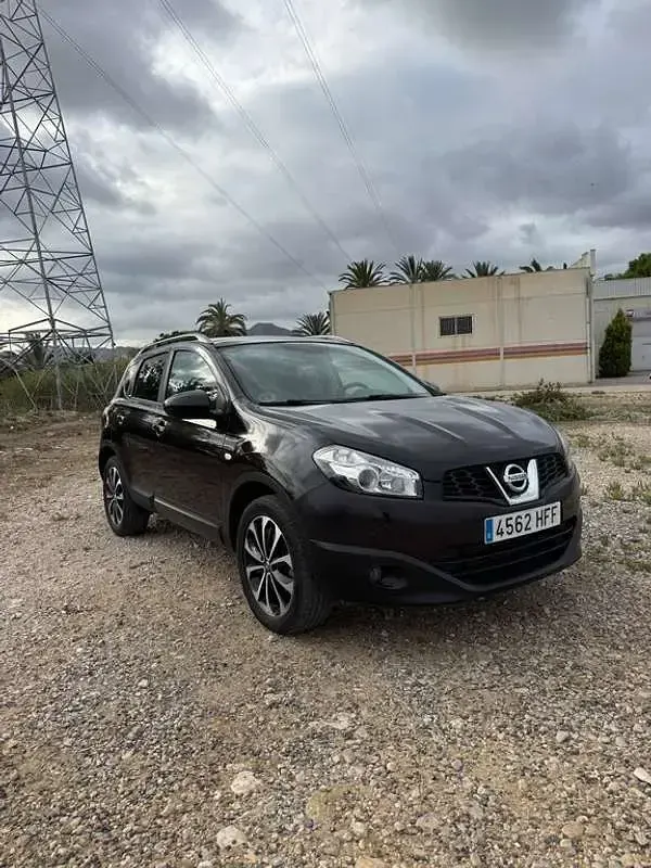 Usado Nissan Qashqai Premium Edition 106 CV (77 kW) 2011 Negro SUV