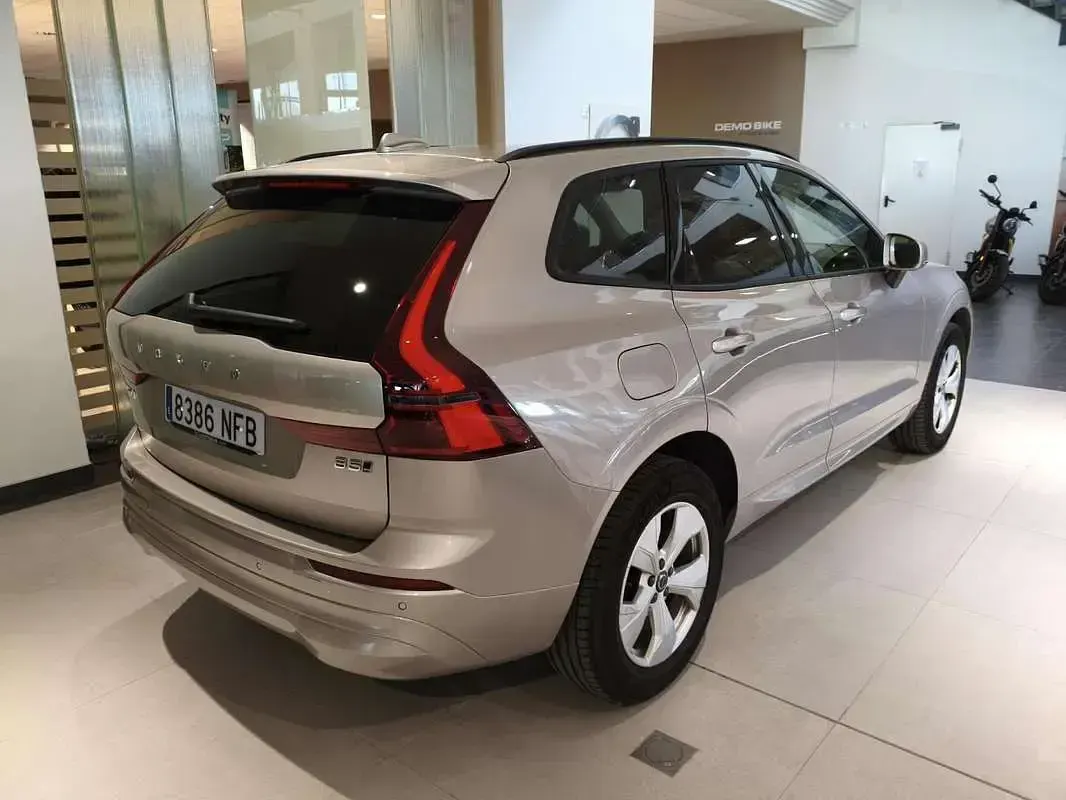 Usado Volvo XC60 Core 250 CV (183 kW) 2025 SUV