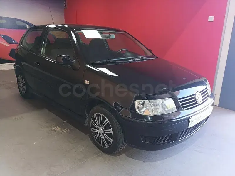 Usado VW Polo Trendline 75 CV (55 kW) 2001 Negro Berlina