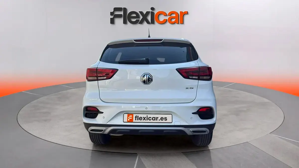Usado MG ZS Comfort 106 CV (77 kW) 2023 Blanco SUV