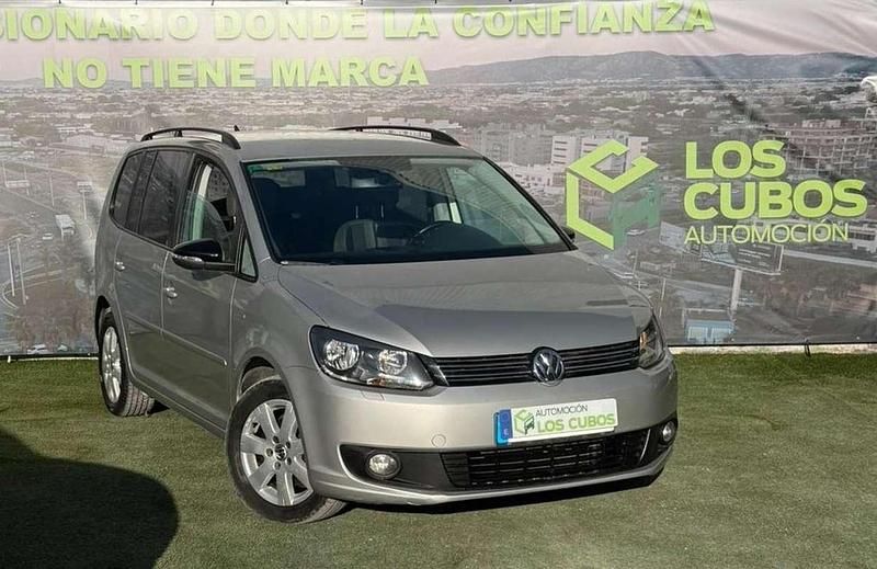 Usado VW Touran Edition 105 CV (77 kW) 2012 Gris Monovolumen