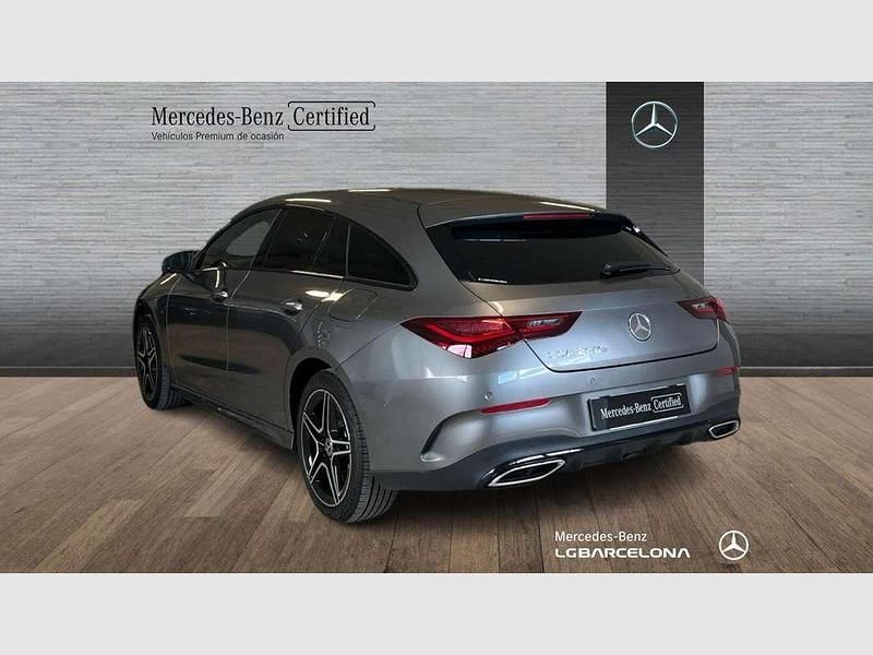Usado Mercedes CLA250e AMG line 218 CV (160 kW) 2024 Gris Berlina
