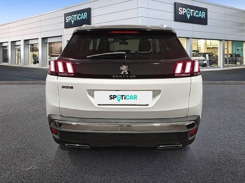Usado Peugeot 3008 Allure 130 CV (95 kW) 2018 Blanco SUV