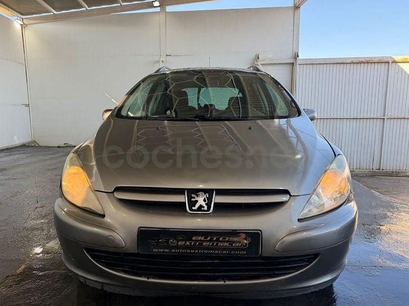 Usado Peugeot 307 110 CV (80 kW) 2004 Gris / plata Familiar