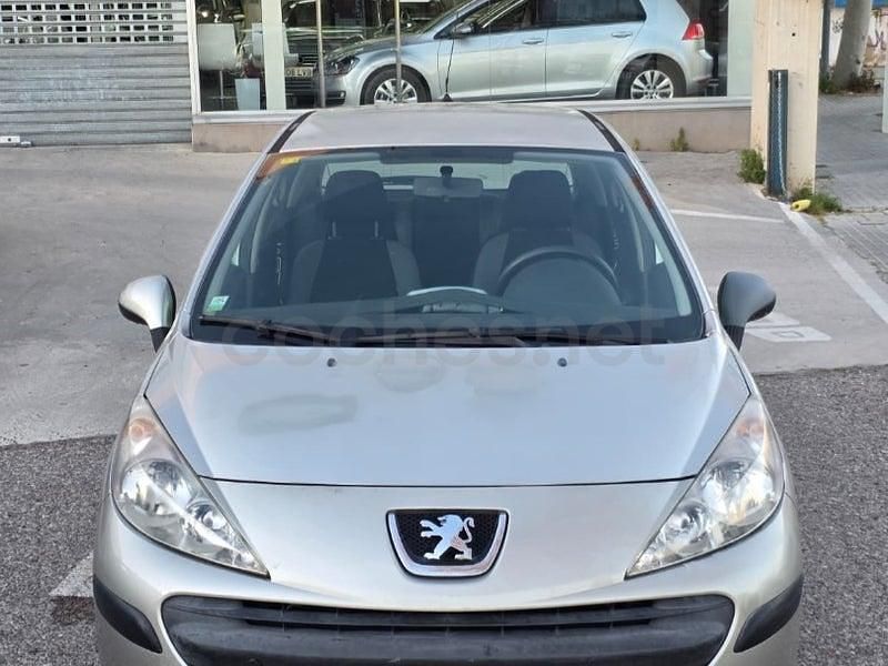 Usado Peugeot 207 70 CV (51 kW) 2007 Gris / plata Berlina