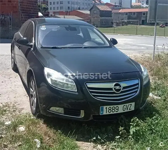 Usado Opel Insignia Edition 160 CV (117 kW) 2010 Negro Berlina