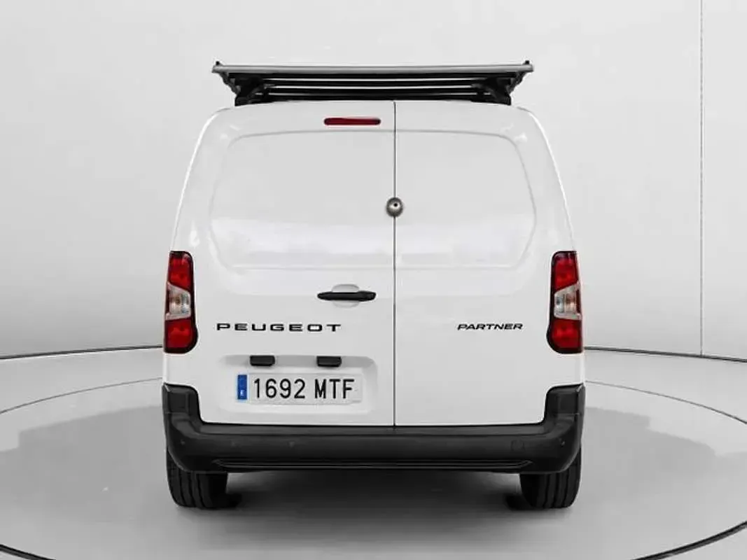 Usado Peugeot Partner S 102 CV (75 kW) 2024 Blanco Monovolumen