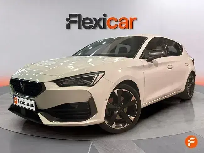 Usado Cupra Leon 190 CV (139 kW) 2024 Blanco Berlina