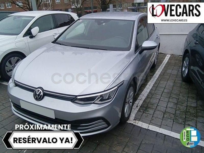Usado VW Golf VIII Life 150 CV (110 kW) 2021 Gris / plata Berlina