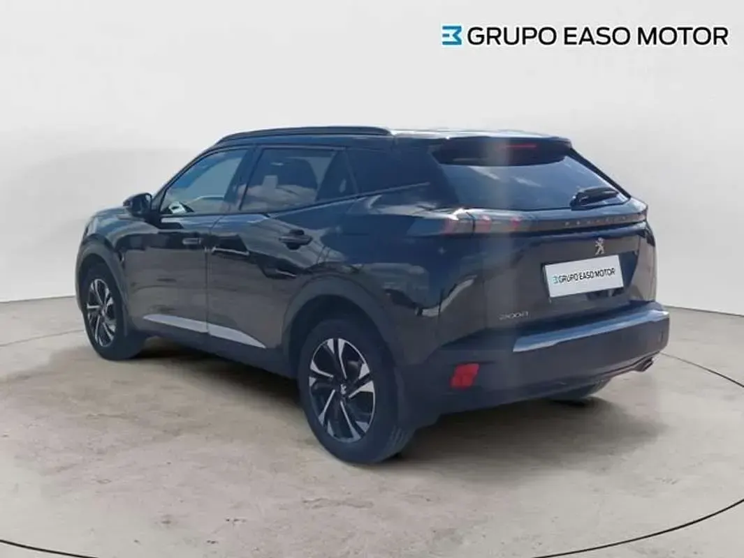 Usado Peugeot 2008 Allure 131 HP (96 kW) 2023 Preto SUV