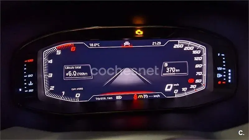 Usado Seat Ateca Xperience 150 CV (110 kW) 2019 Gris / plata SUV