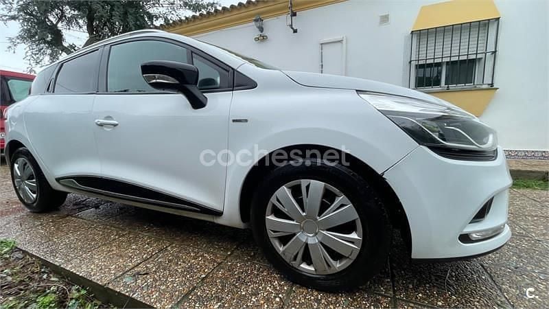 Usado Renault Clio GrandTour Life 75 CV (55 kW) 2018 Blanco Familiar