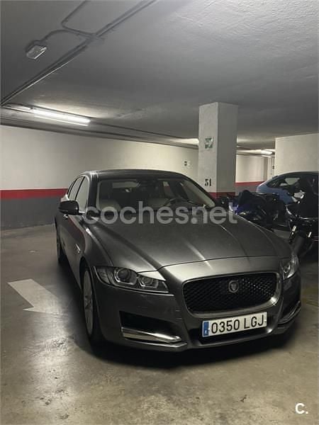 Usado Jaguar XF Portfolio 300 CV (220 kW) 2016 Gris / plata Berlina