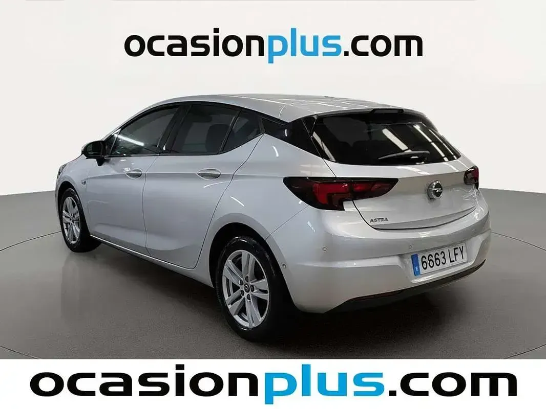 Usado Opel Astra GS Line 110 CV (80 kW) 2020 Gris Utilitario