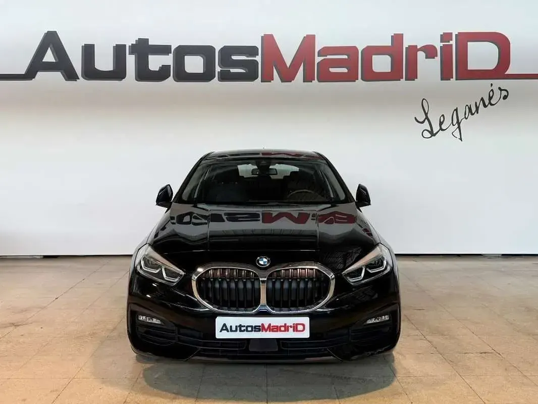 Usado BMW 118 136 CV (100 kW) 2022 Negro Utilitario