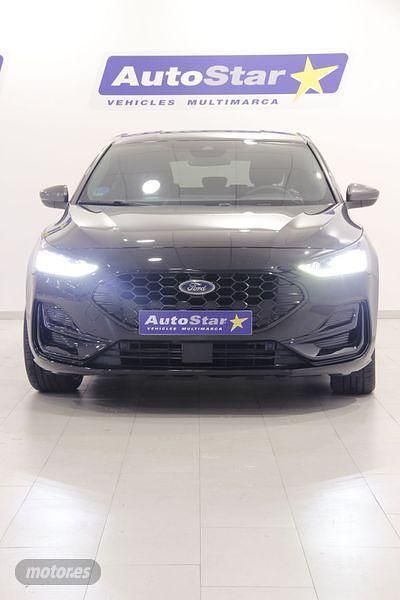 Usado Ford Focus ST-Line 125 CV (91 kW) 2023 Negro Berlina