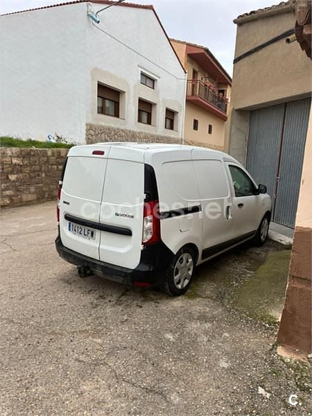 Usado Dacia Dokker 95 CV (69 kW) 2020 Blanco Monovolumen
