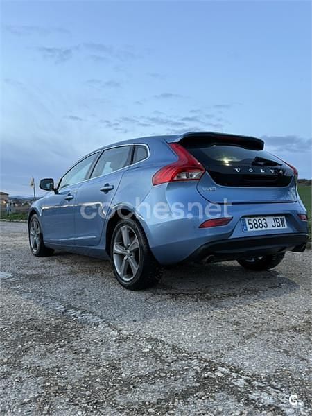Usado Volvo V40 Momentum 150 CV (110 kW) 2014 Azul Berlina